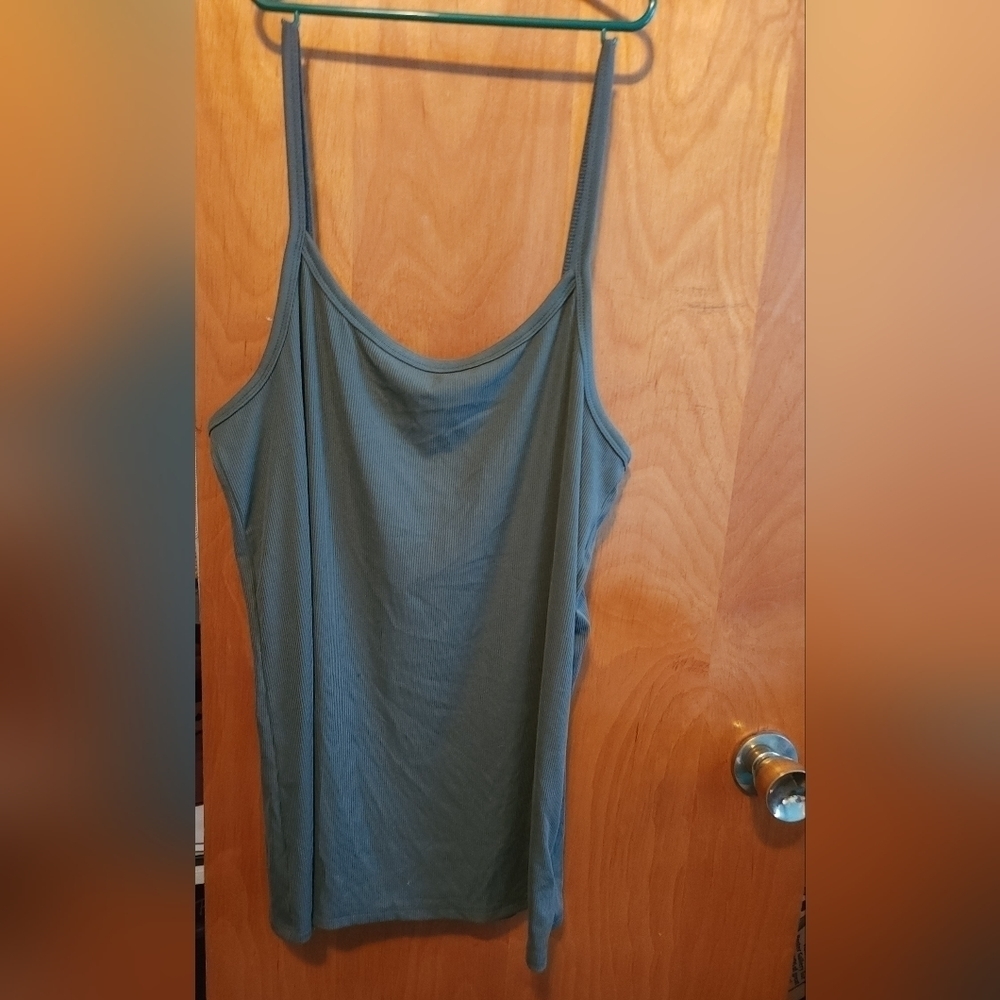 Tank top-no boundaries